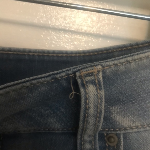 🔥Mid-Rise Distressed Denim Shorts🔥 - Picture 4 of 4